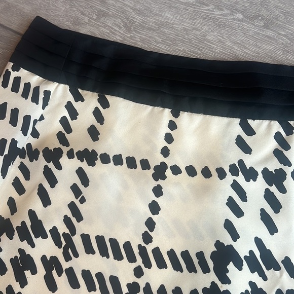 LILLY Pulitzer black and white silk wrap a-line geometric print skirt size 4 - Picture 5 of 10